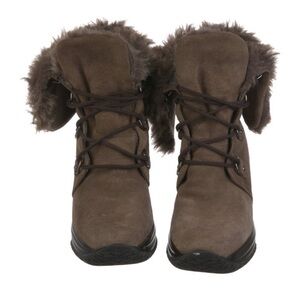 SOLD- AQUATALIA - EUC Suede Lace-up Boots, size 8